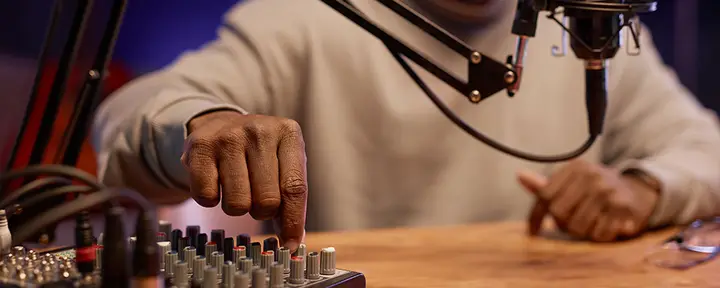 Choosing a Small Audio Mixer for a Podcast