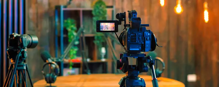Vodcasting vs. Podcasting: Which Should You Choose?