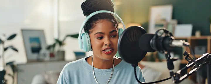 Tips for Working with a Podcast Ad Agency & Your Best Choices in 2025