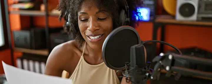Writing Great Podcast Descriptions: Examples & Tips